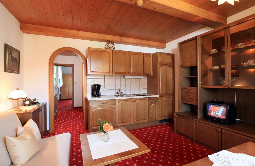 Landhaus Bachler Brixen im Thale Chambre photo